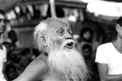 Baba does kirtan - 1975